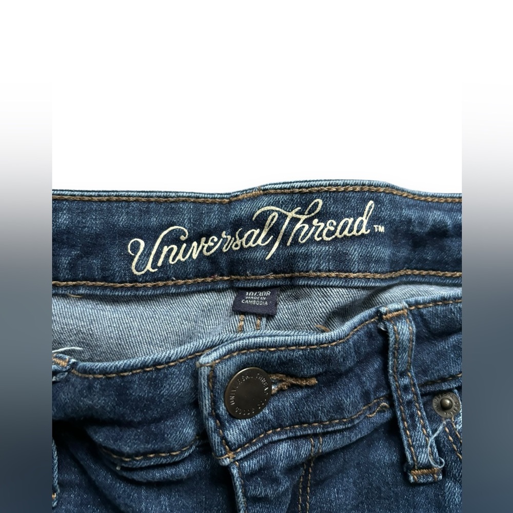 Universal Thread, Distressed, Mid Rise Skinny size 10/30 - Picture 3 of 10